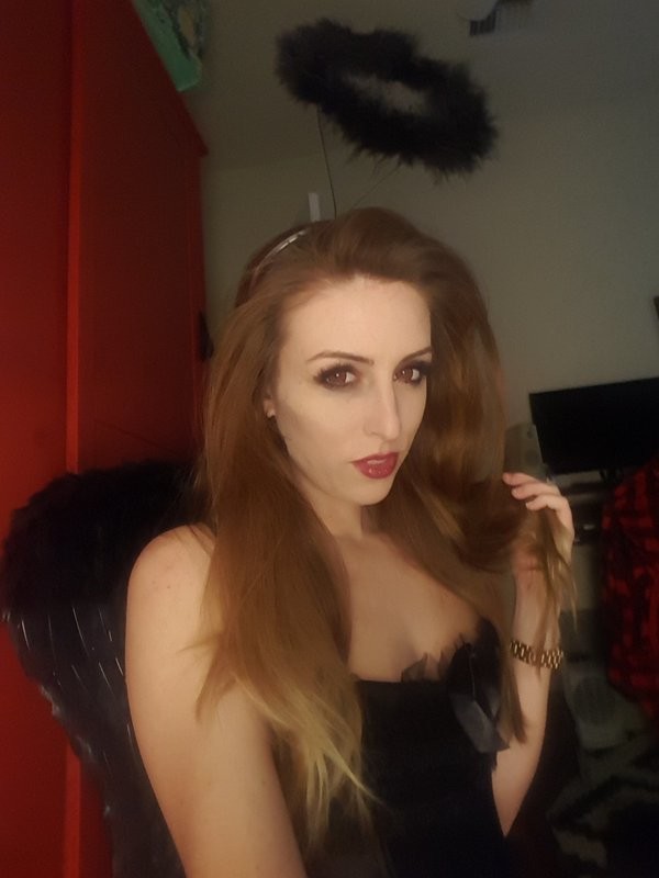 Fun Sexy Cosplay Chick Selfies