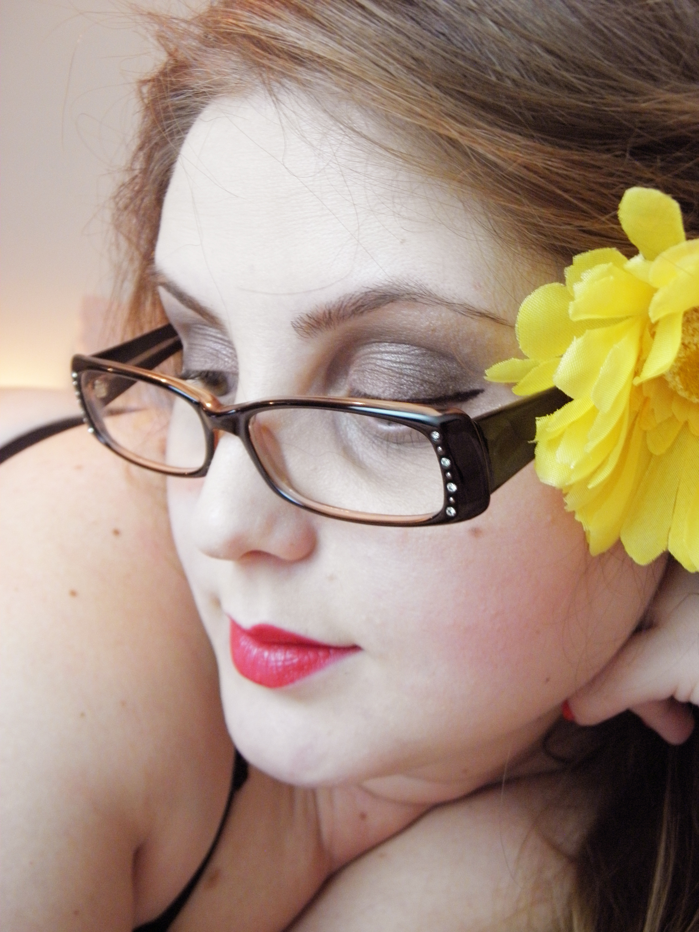 Huge Tits Girl Wearing Sexy Glasses