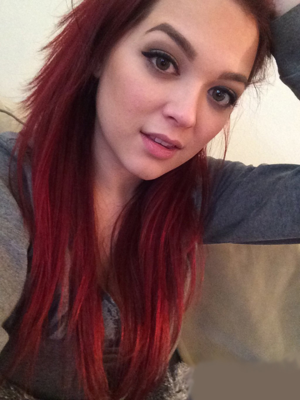 Tessa Fowler Selfies