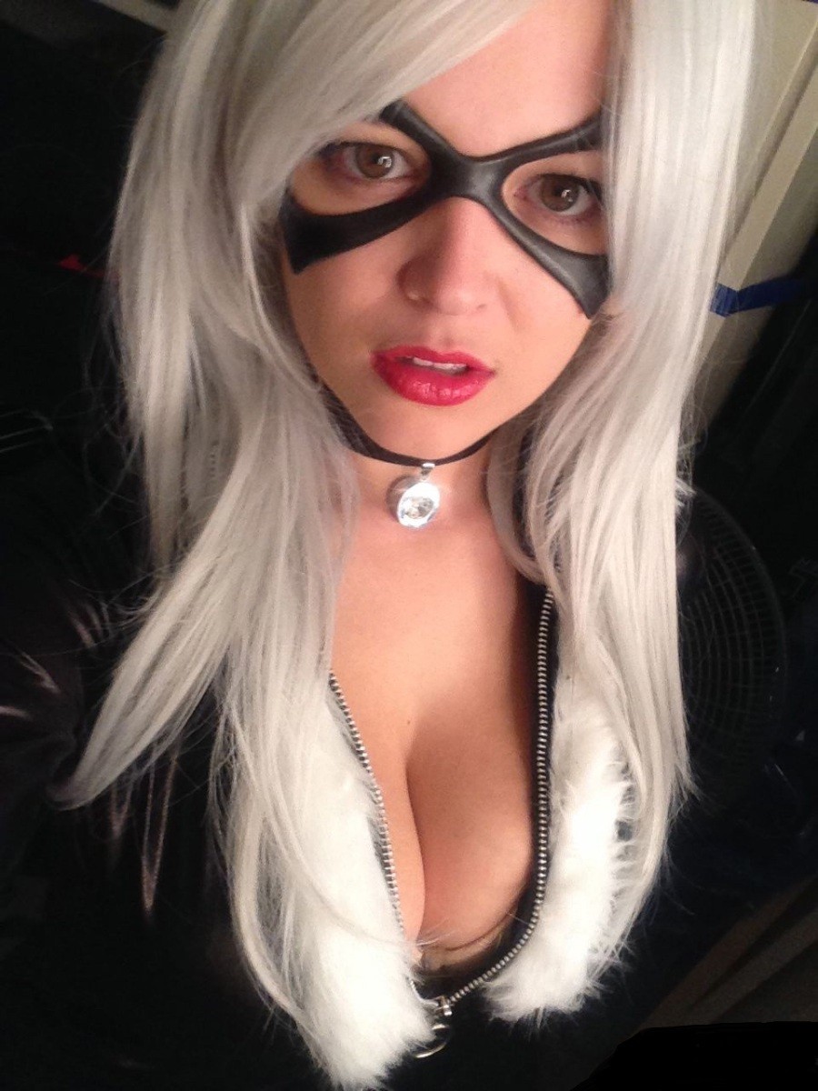 Tessa Fowler Selfies