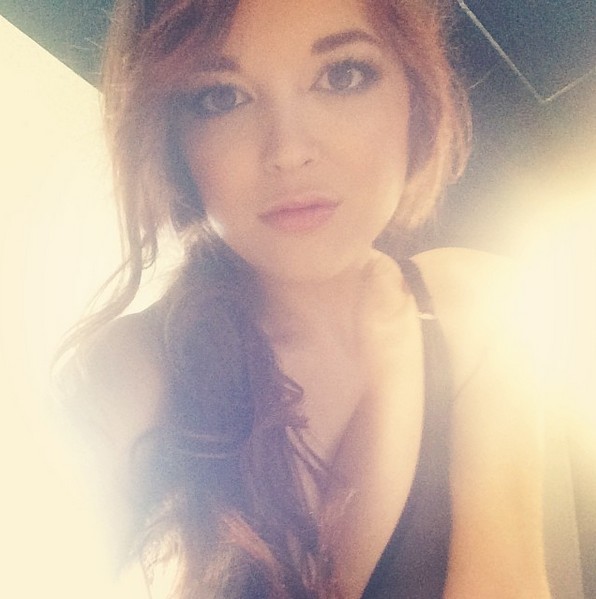 Tessa Fowler Selfies