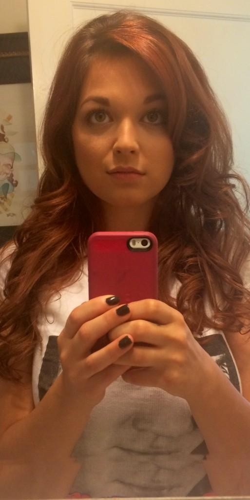 Tessa Fowler Selfies