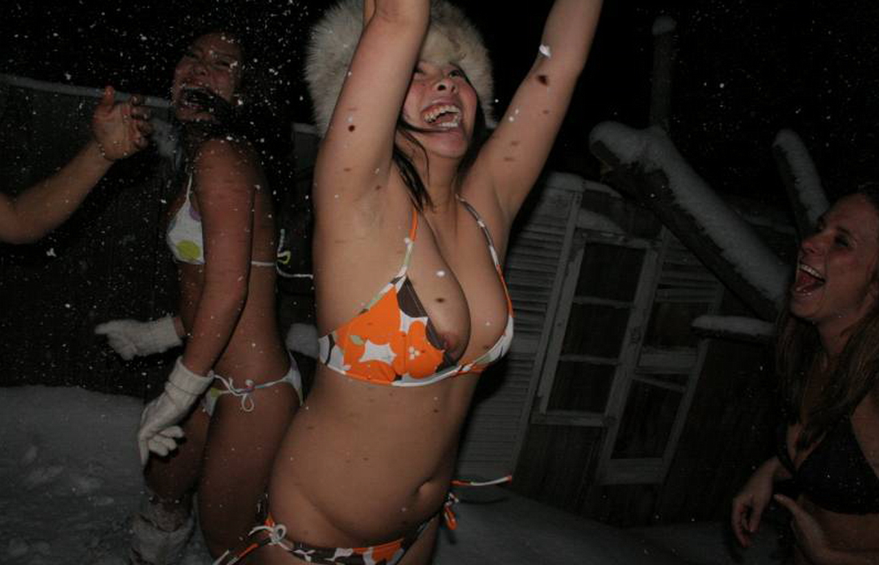 Unaware Nip Peek Downblouse 1