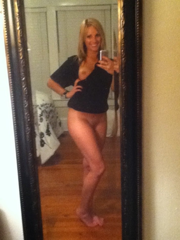 Hot MILF Selfies