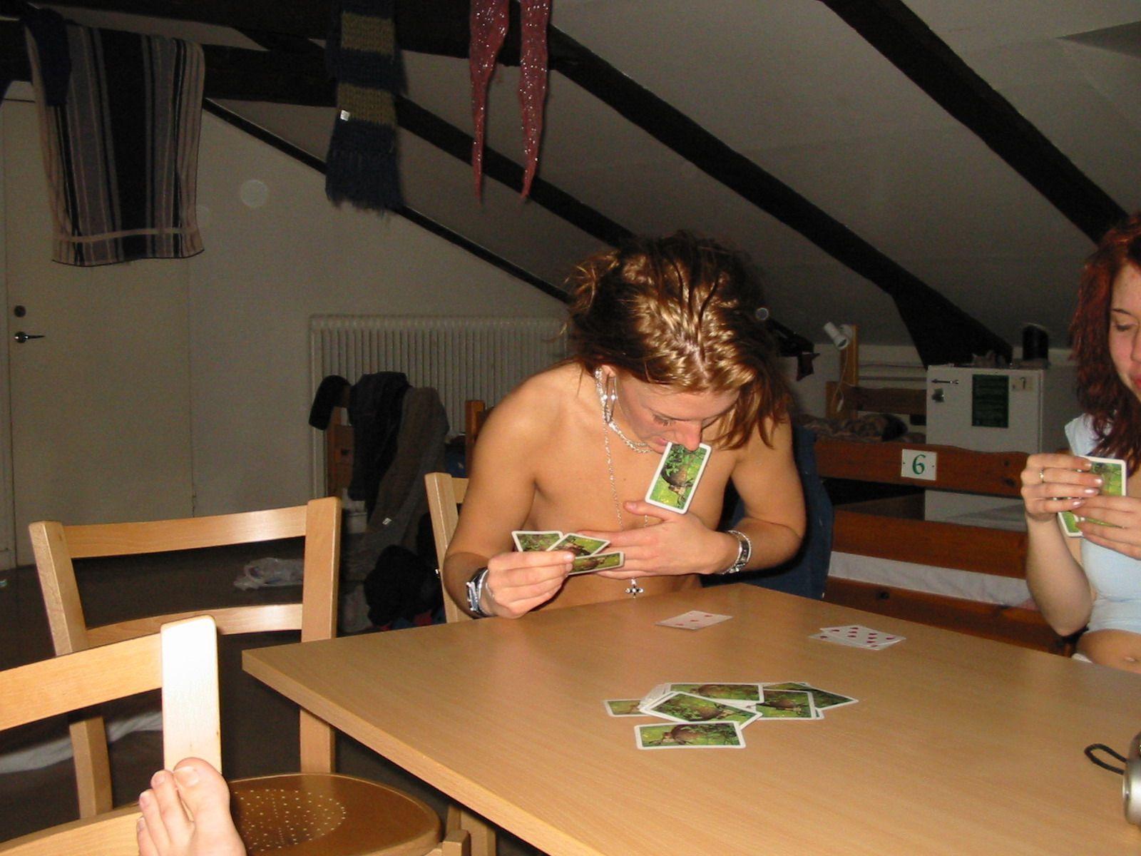 Coed Strip Poker (18 pictures) image