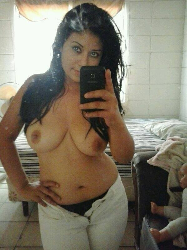 Honduran Babe Selfies