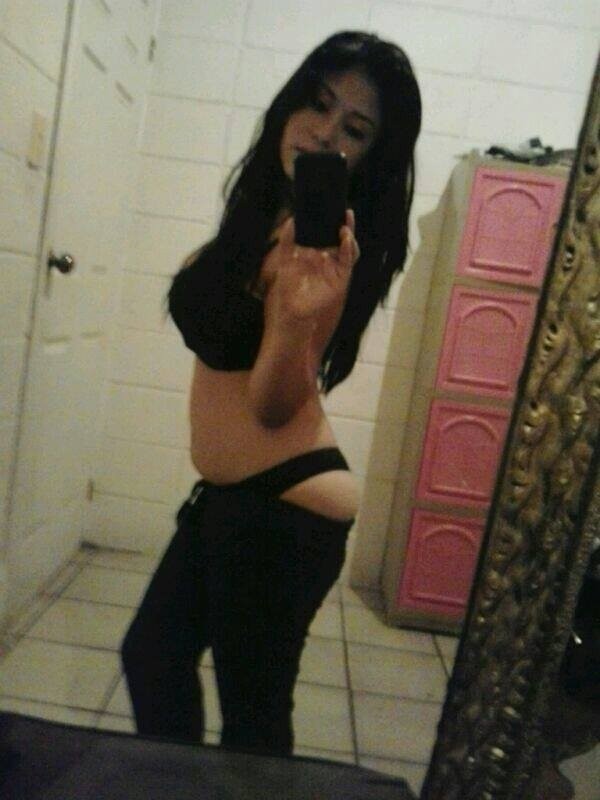 Honduran Babe Selfies