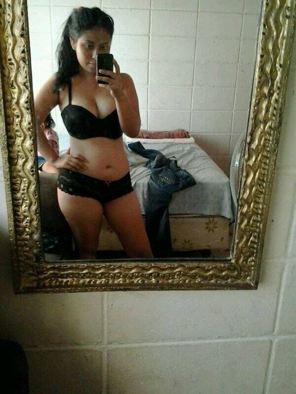 Honduran Babe Selfies