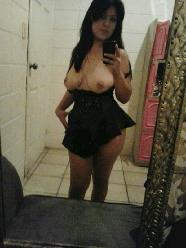 Honduran Babe Selfies