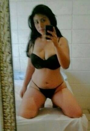 Honduran Babe Selfies