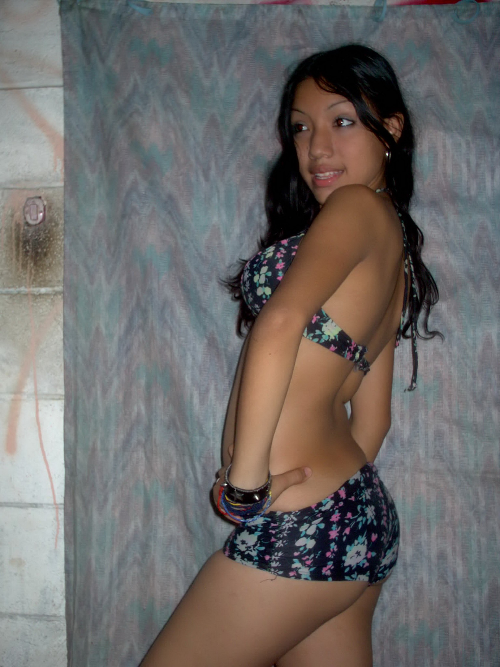 Sexy Latina Stripping