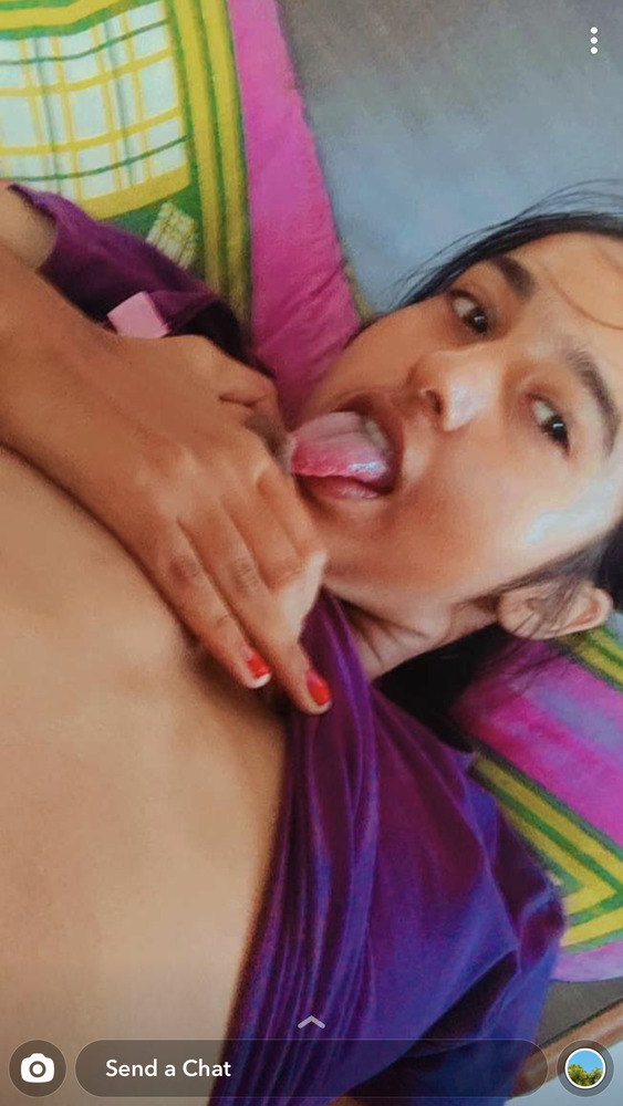 Cute desi accidentally sent nudes to everyone on snapchat (9 pictures)