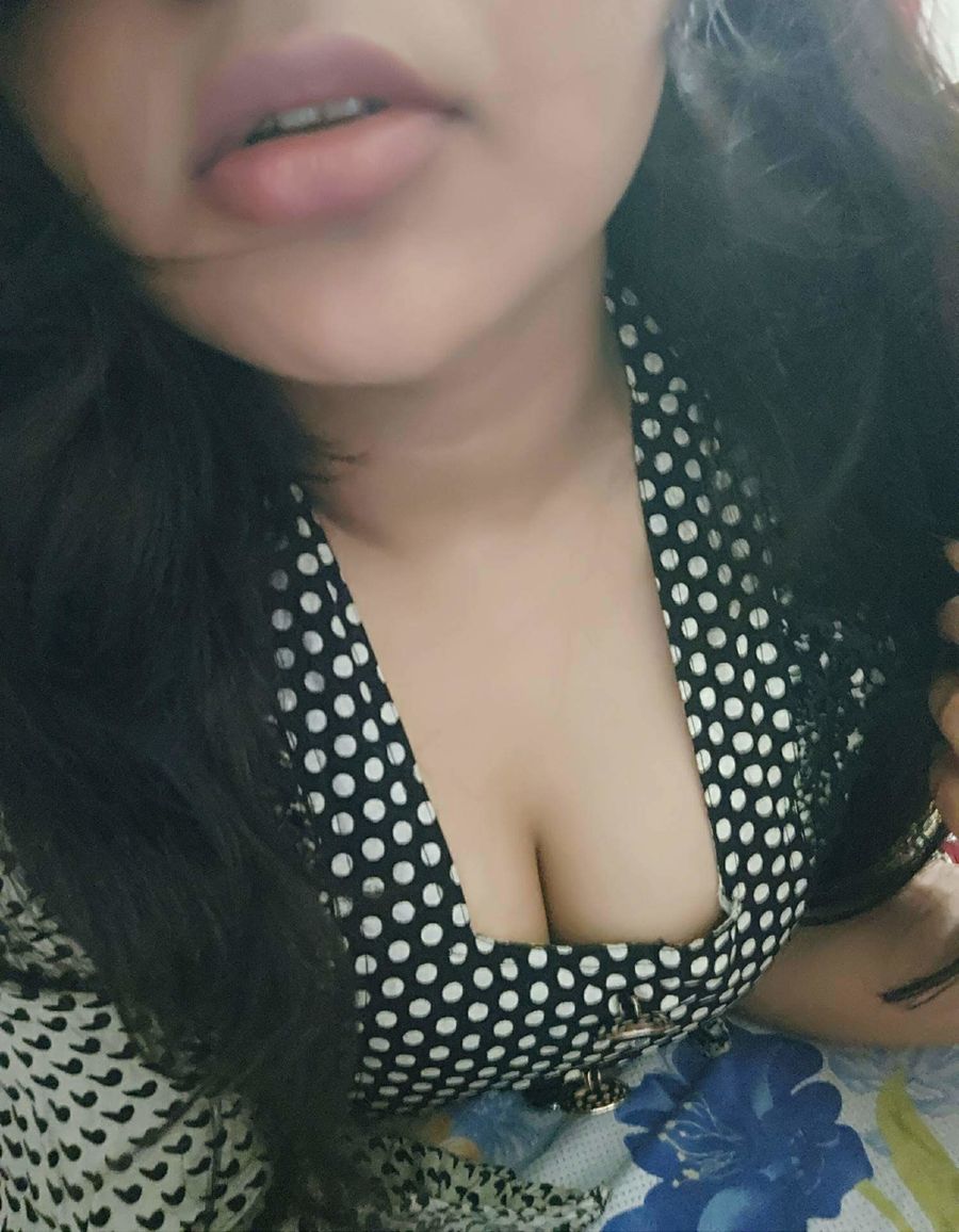 Cute Chubby Indian Girl (67 pictures)
