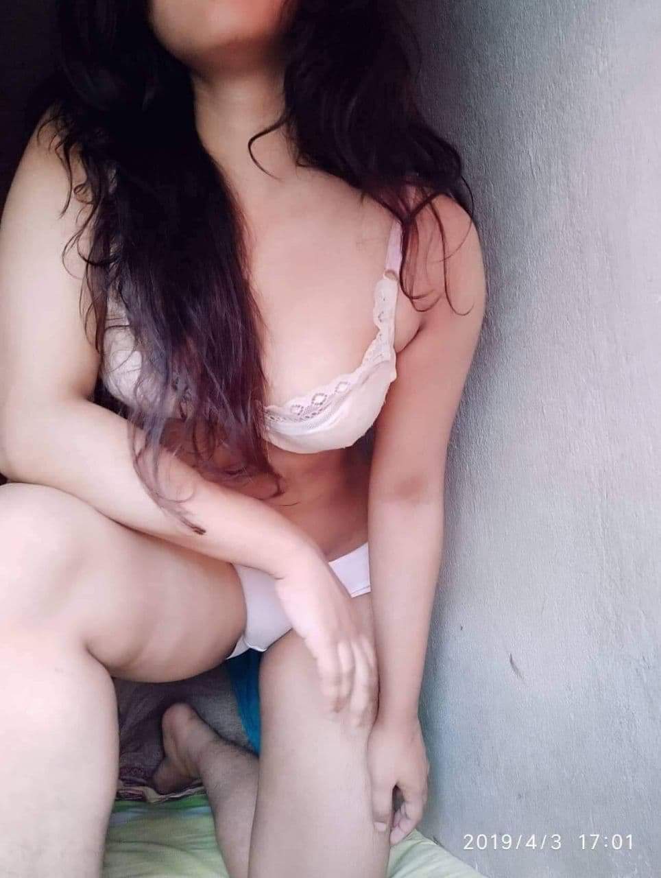 Indian College Galleries - Indian College Girl (18 pictures) - Shooshtime