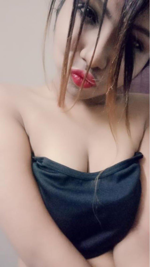 PRETTY PUFFY BOOBS BABE