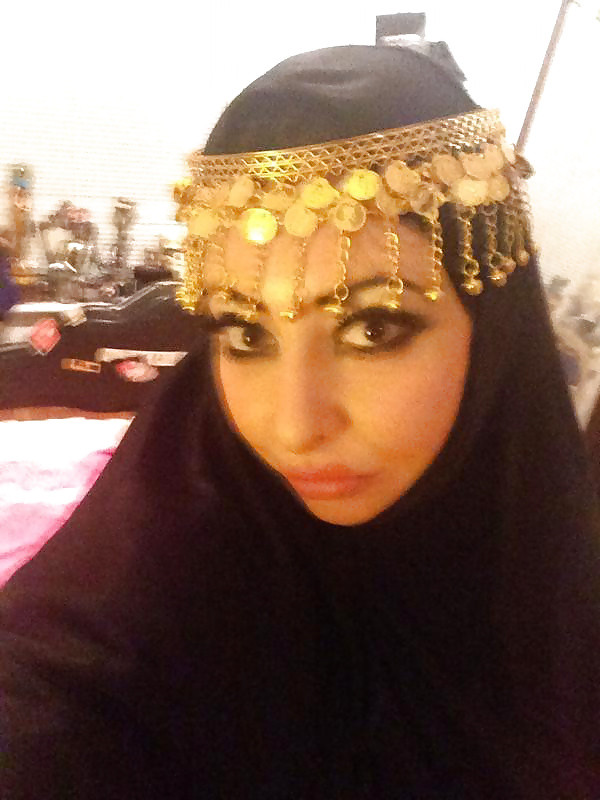 Big Tit And Ass Arab Chick