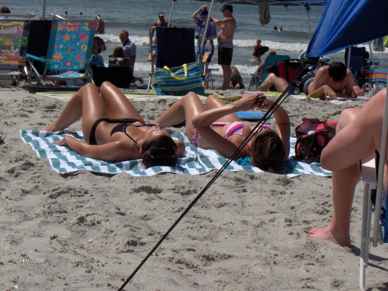 Bikini Beach Voyeur (55 pictures) pic image