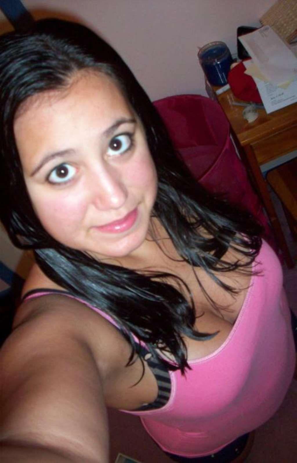 Thick Cutie Masterbates