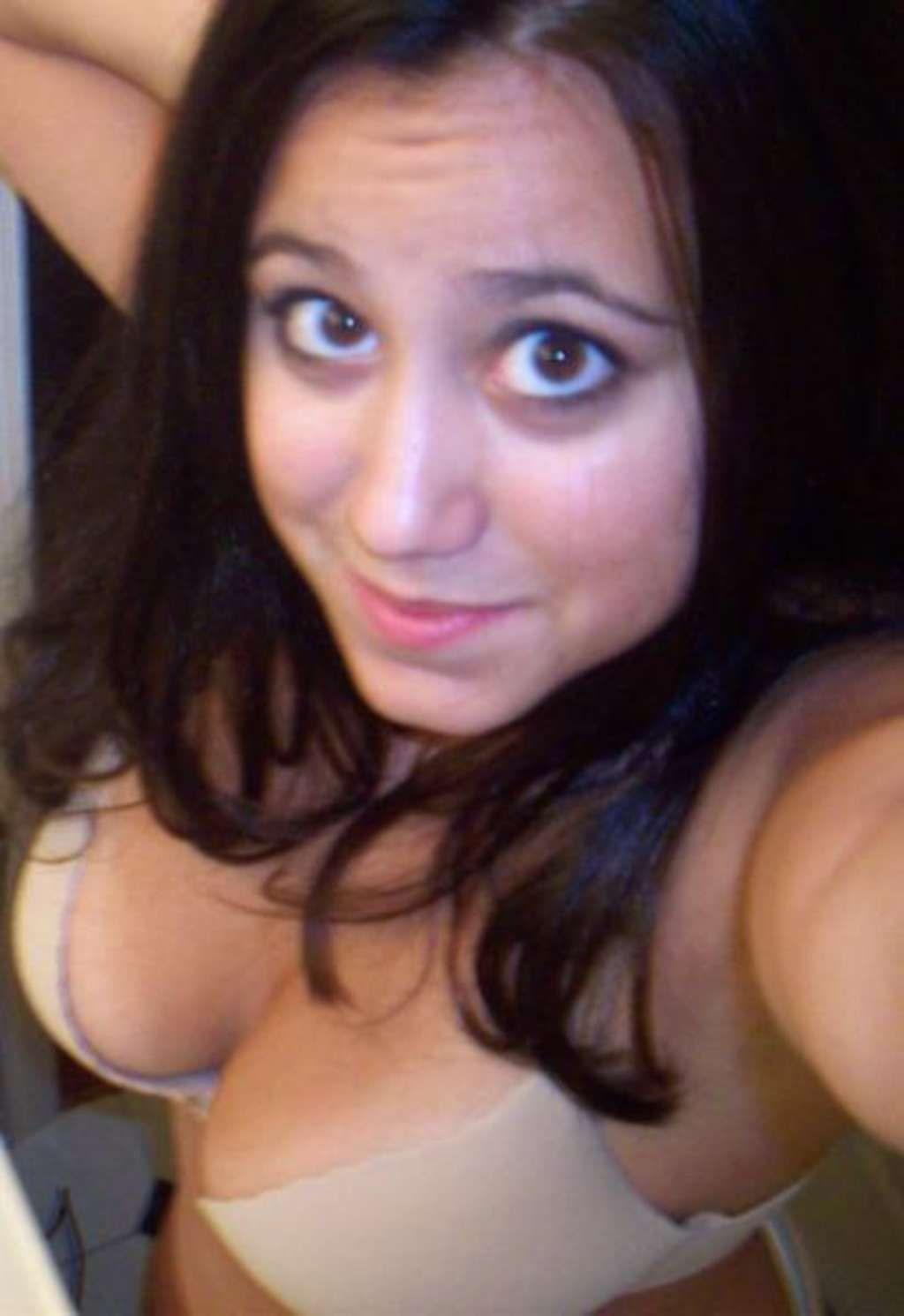 Thick Cutie Masterbates