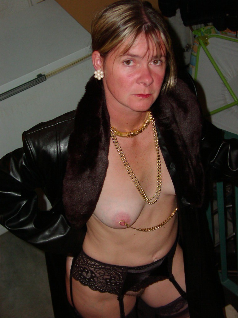 CORINNE LA PUTE A JUS