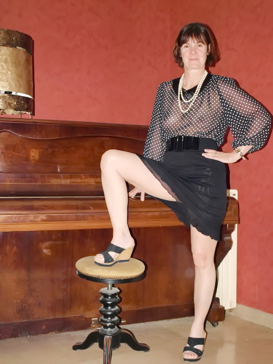 CORINNE LA PUTE A JUS