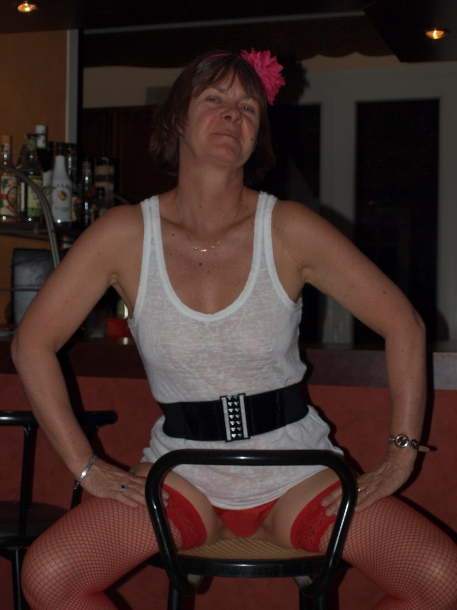 CORINNE LA PUTE A JUS