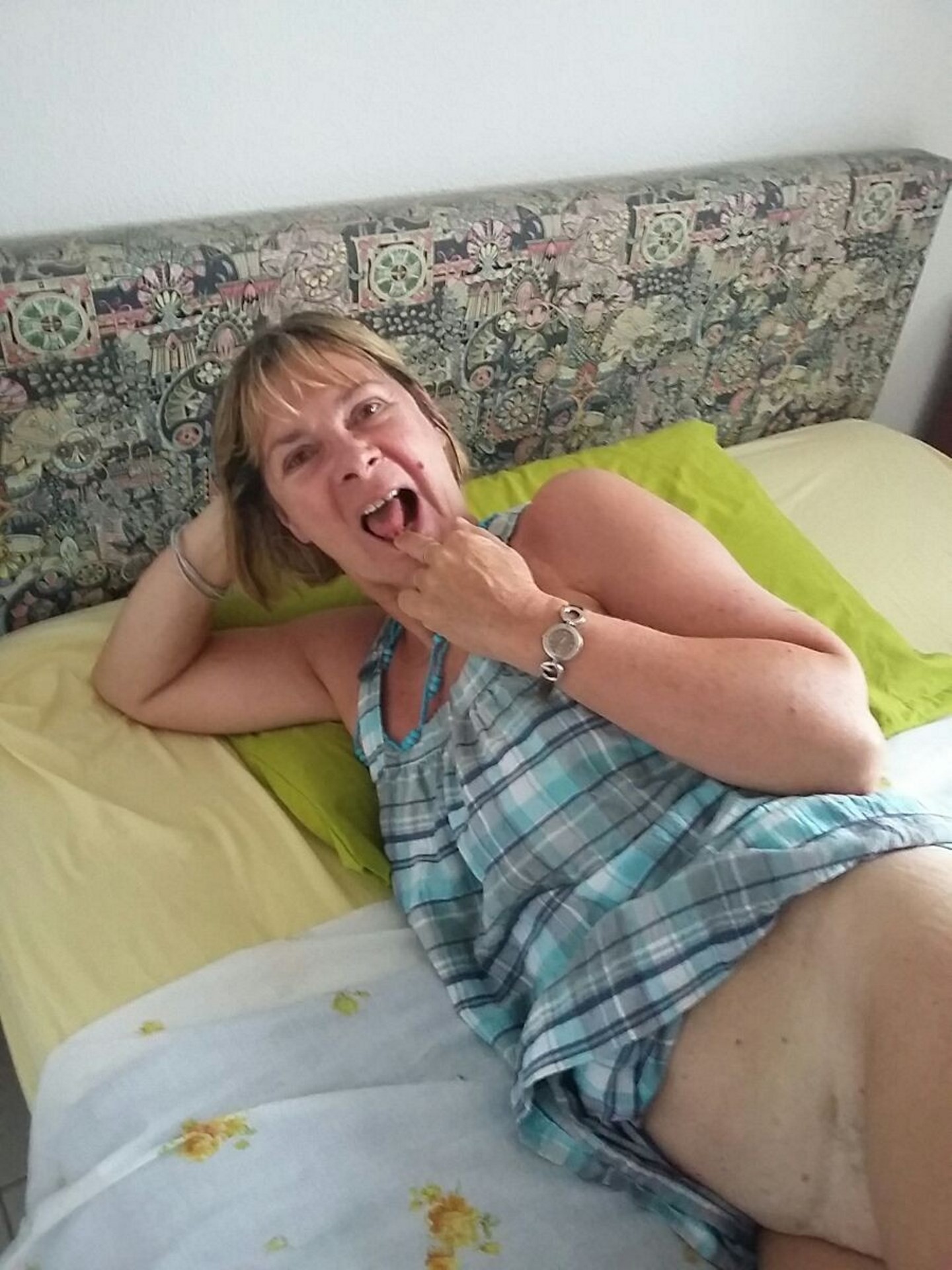 CORINNE LA PUTE A JUS