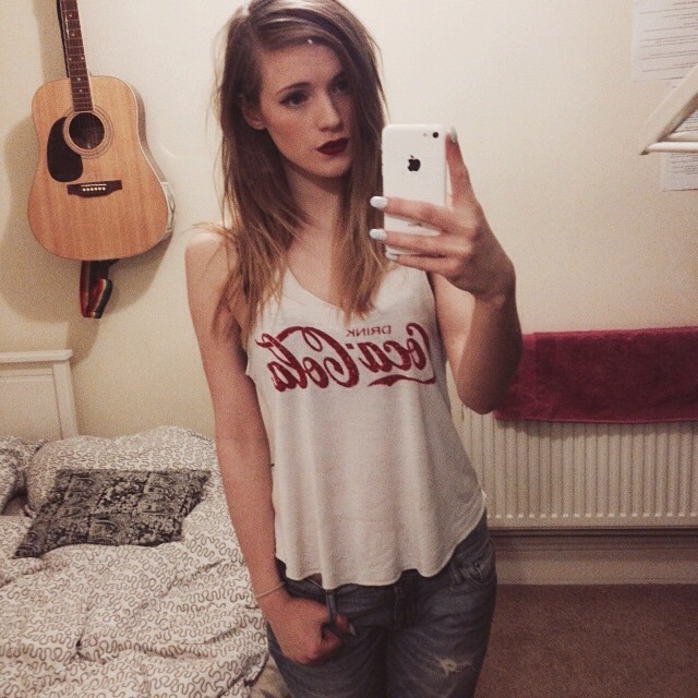 The Selfie Brunette Ya