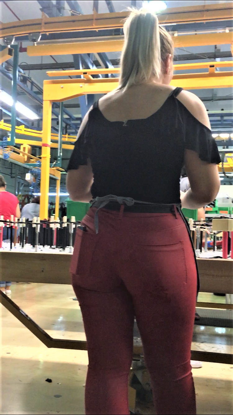 different pants for this amazing mother ass,only anal to her