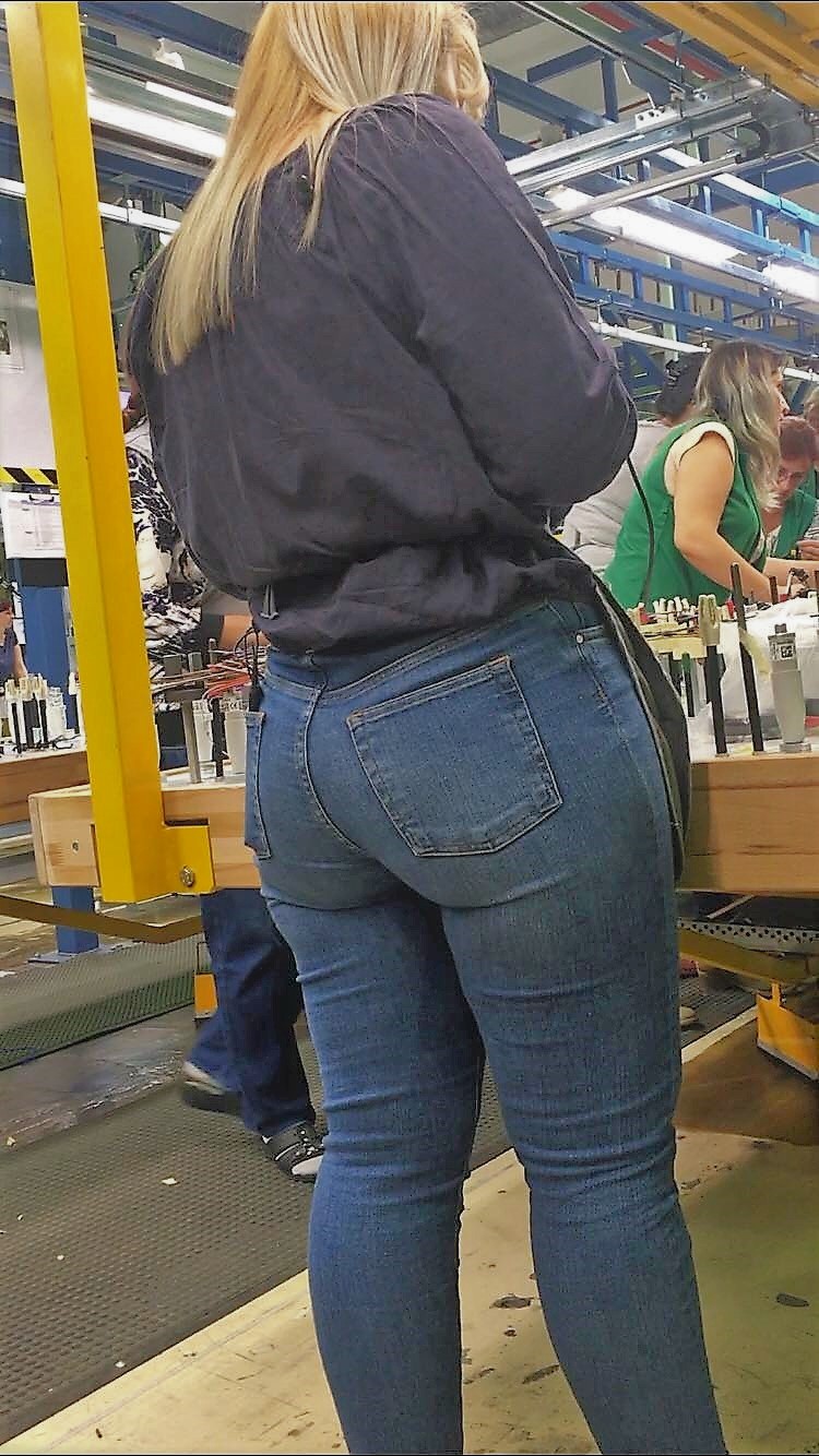 different pants for this amazing mother ass,only anal to her