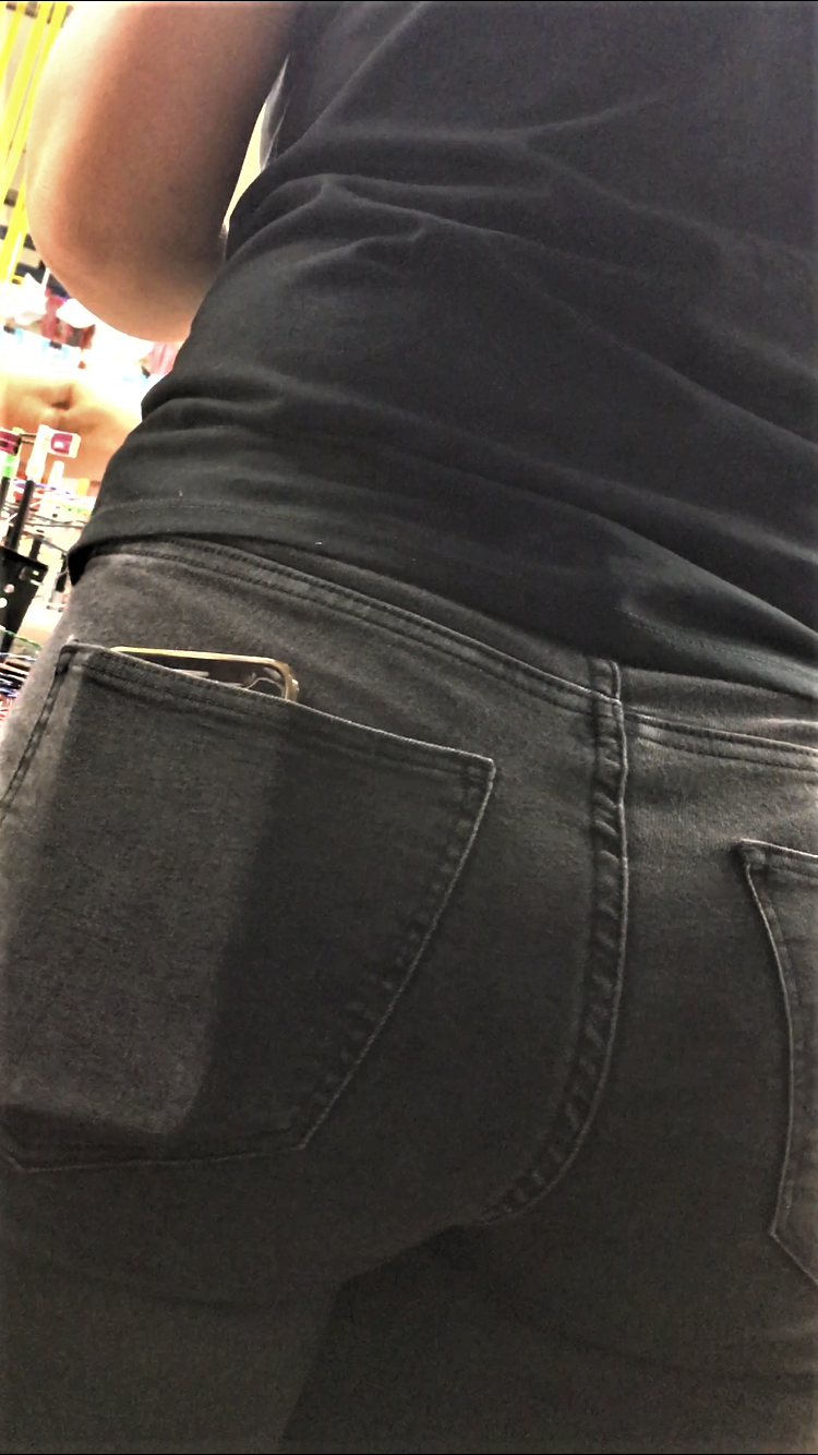 amazing big booty MILF