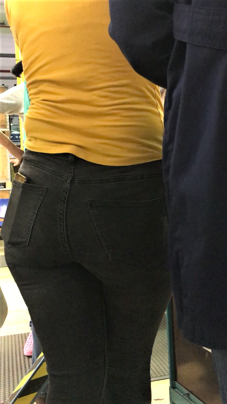 amazing big booty MILF