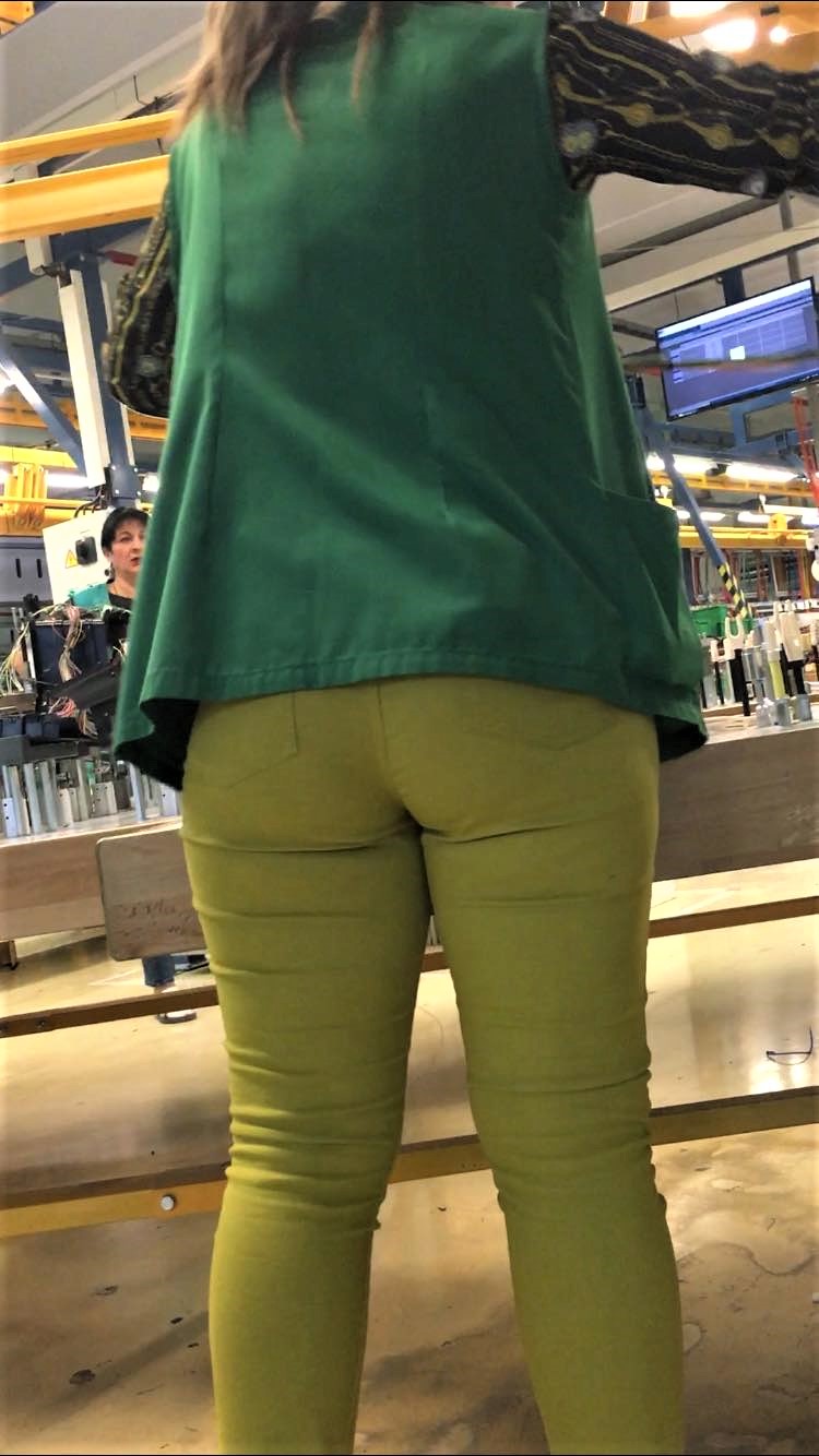 amazing big booty MILF