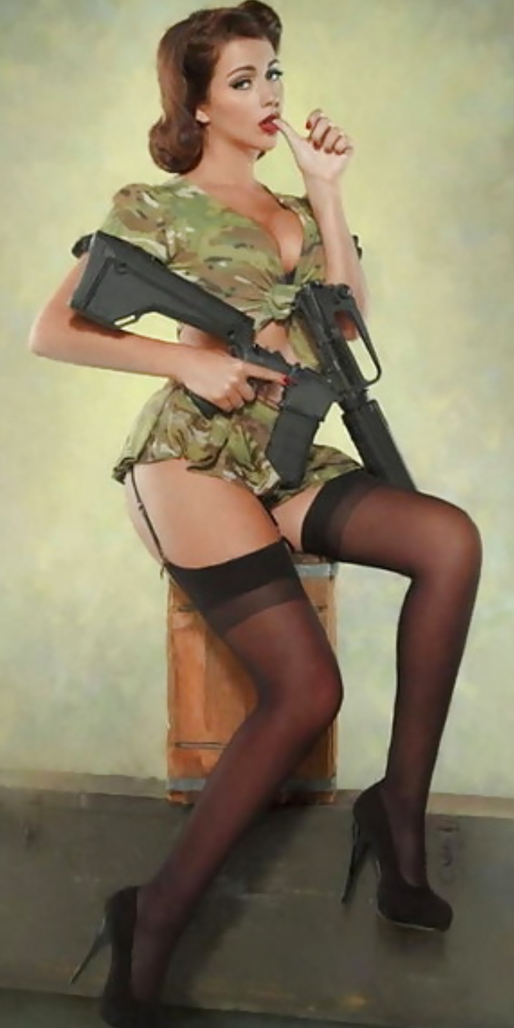 Chicks & Guns 14