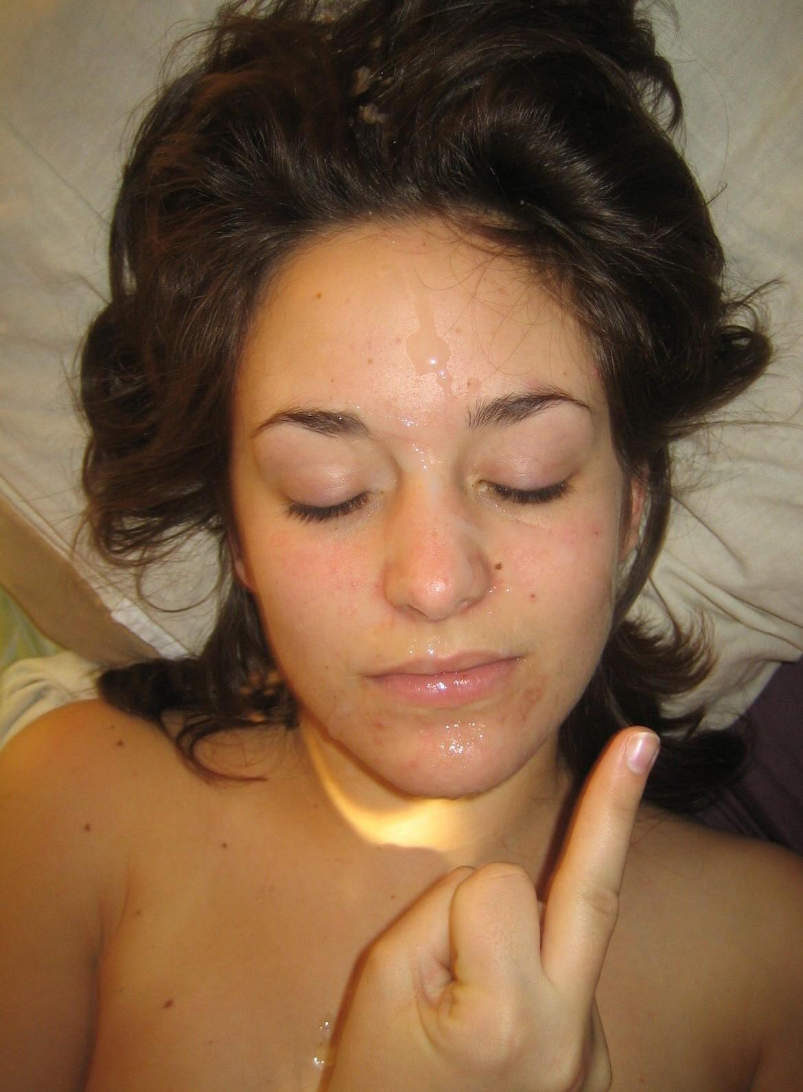 Middle finger facial cumshot (36 pictures)