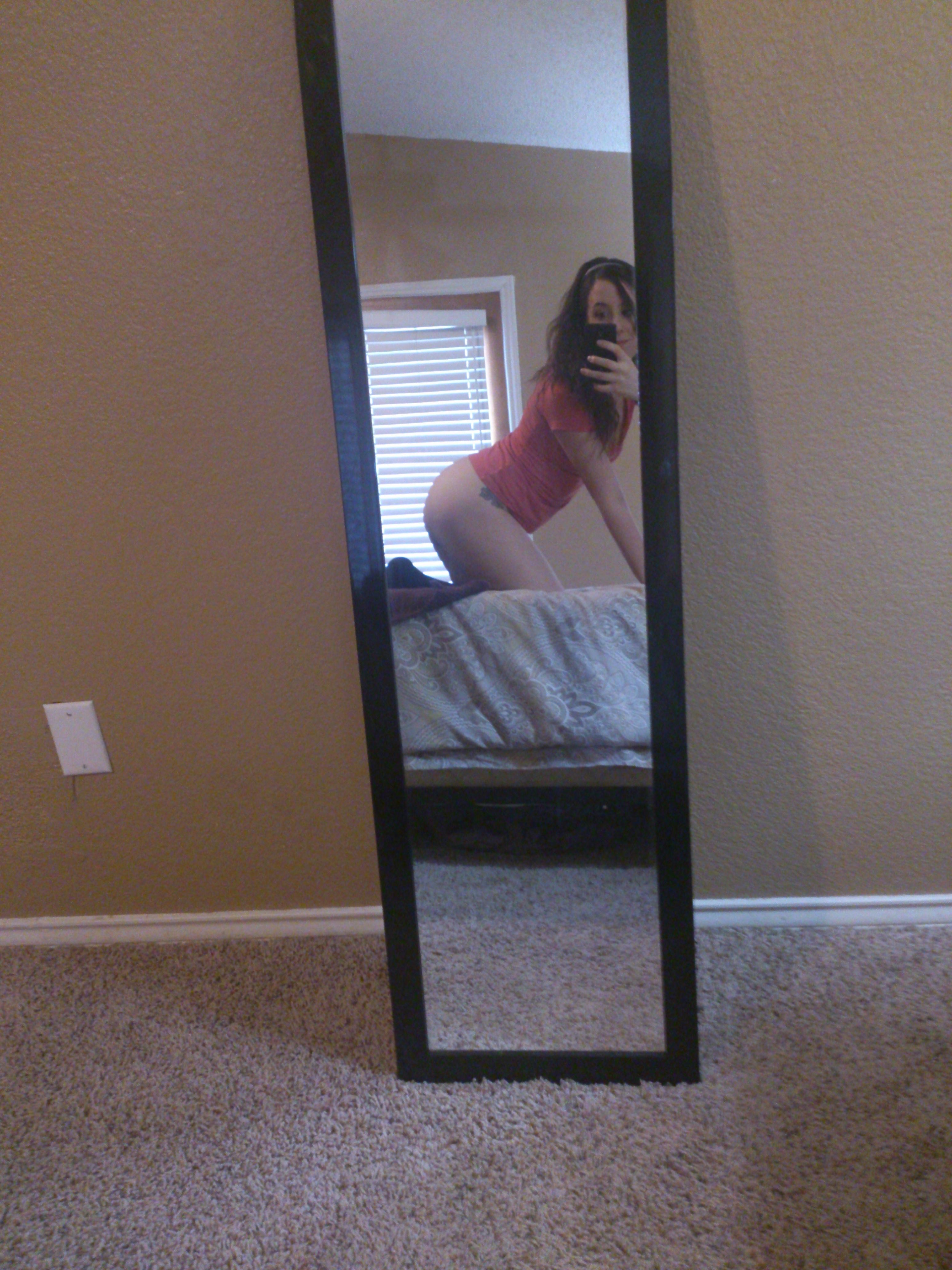 Pigtail Chick Selfies