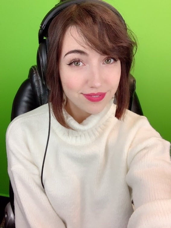 Nerdy But pretty women