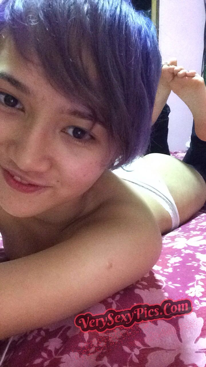 Nerdy Asian Babe Stripping Naked