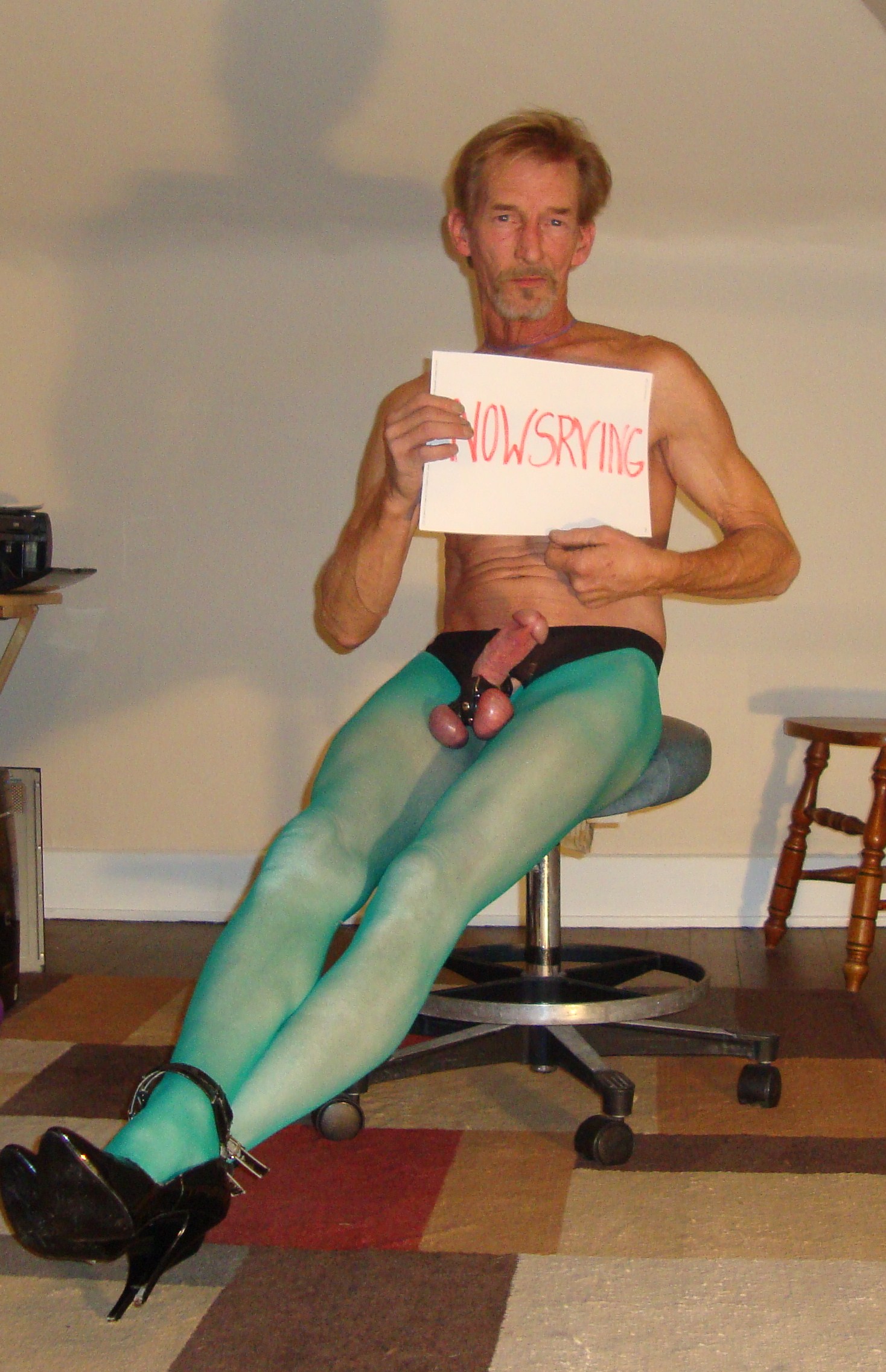 ROBERT RICHARD  MILGATE - A FREAK IN A SHEER GREEN PANTYHOSE