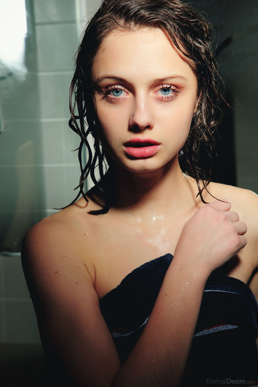 Clarice A opens her vagina 2