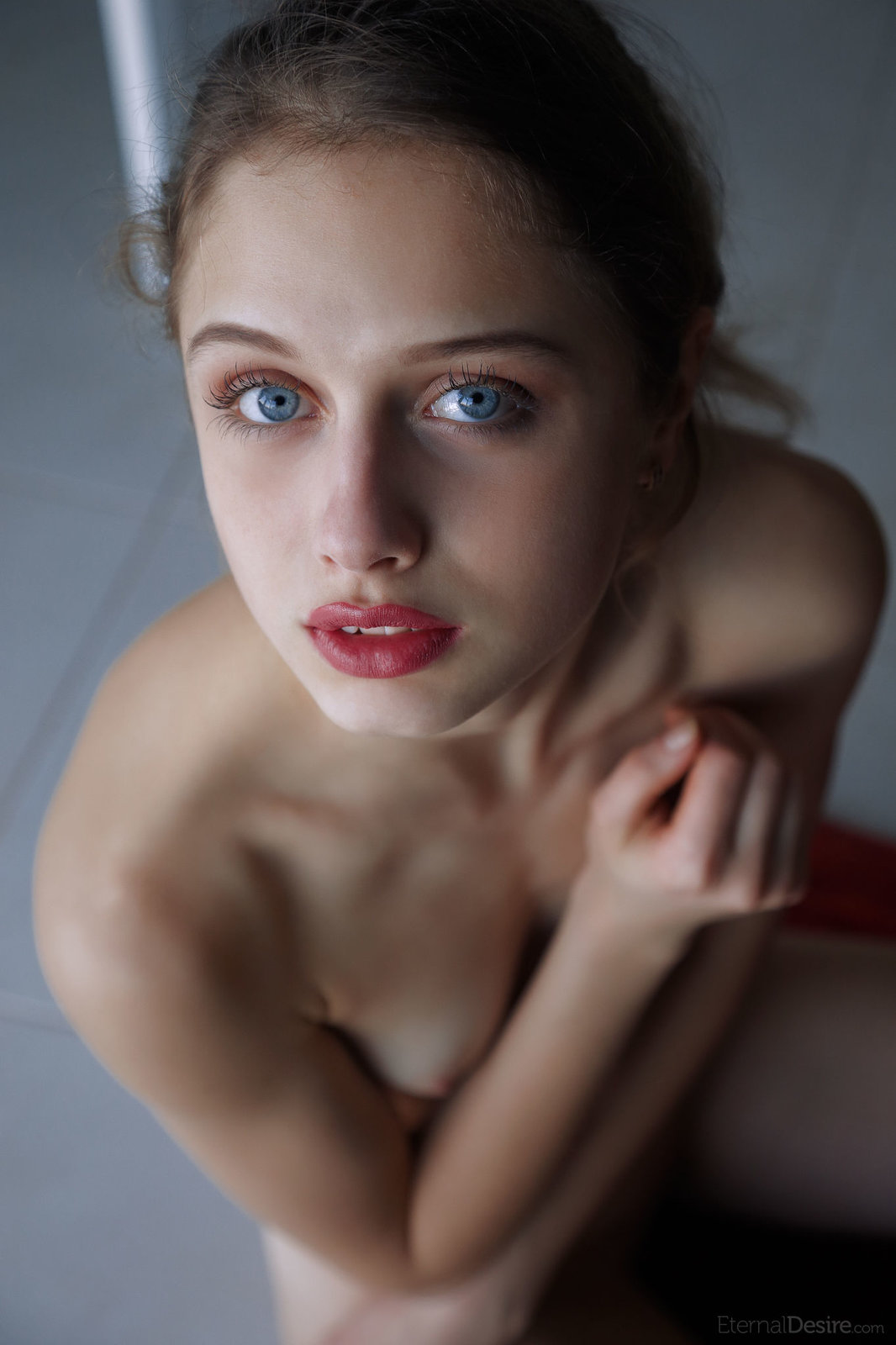 Clarice A opens her vagina 3