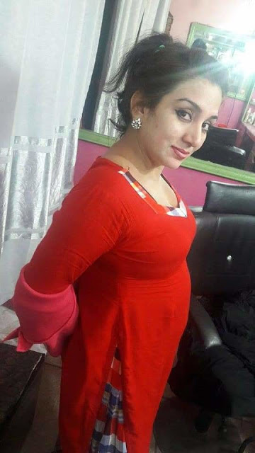 Busty aunty