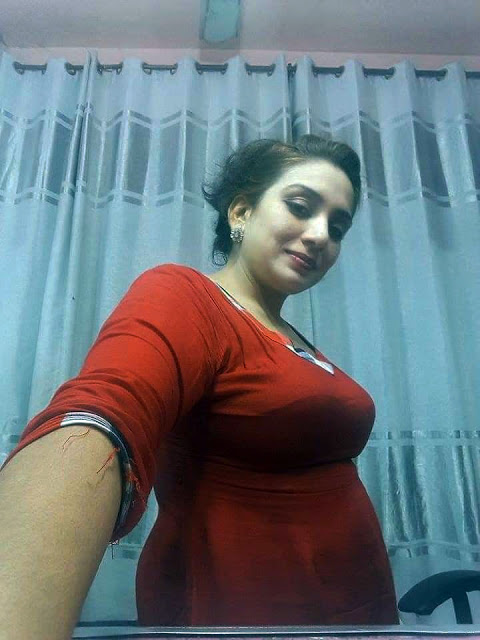Busty aunty