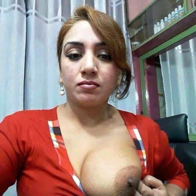Busty aunty