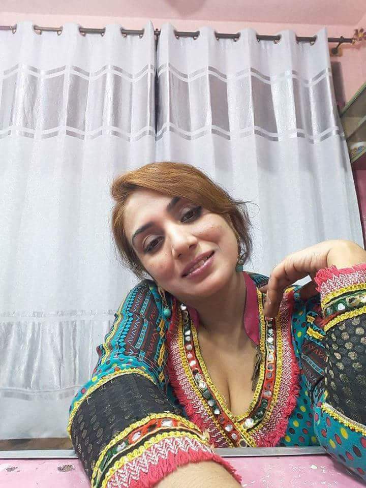 Busty aunty