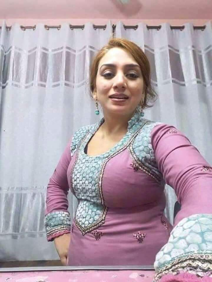 Busty aunty