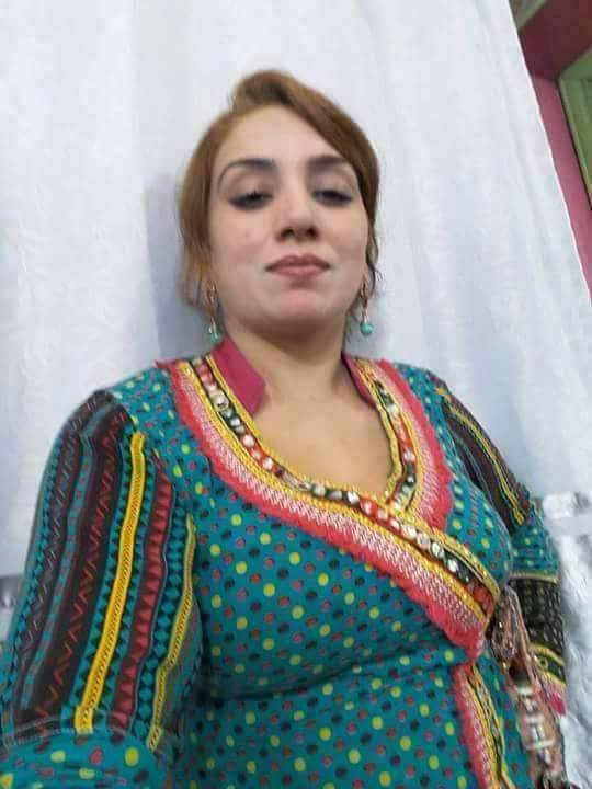 Busty aunty