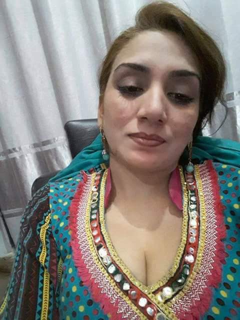 Busty aunty