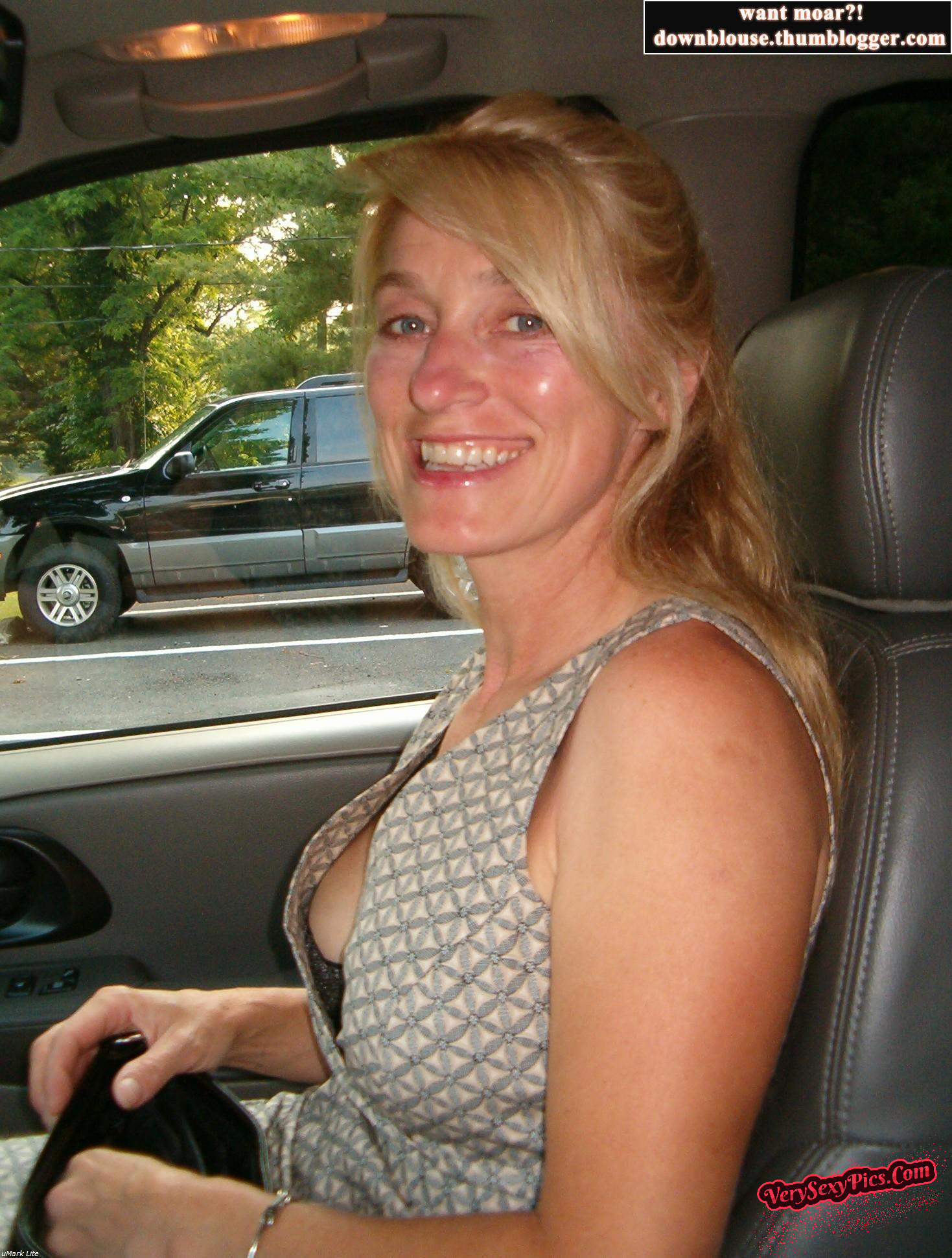 Juicy Downblouse Tits