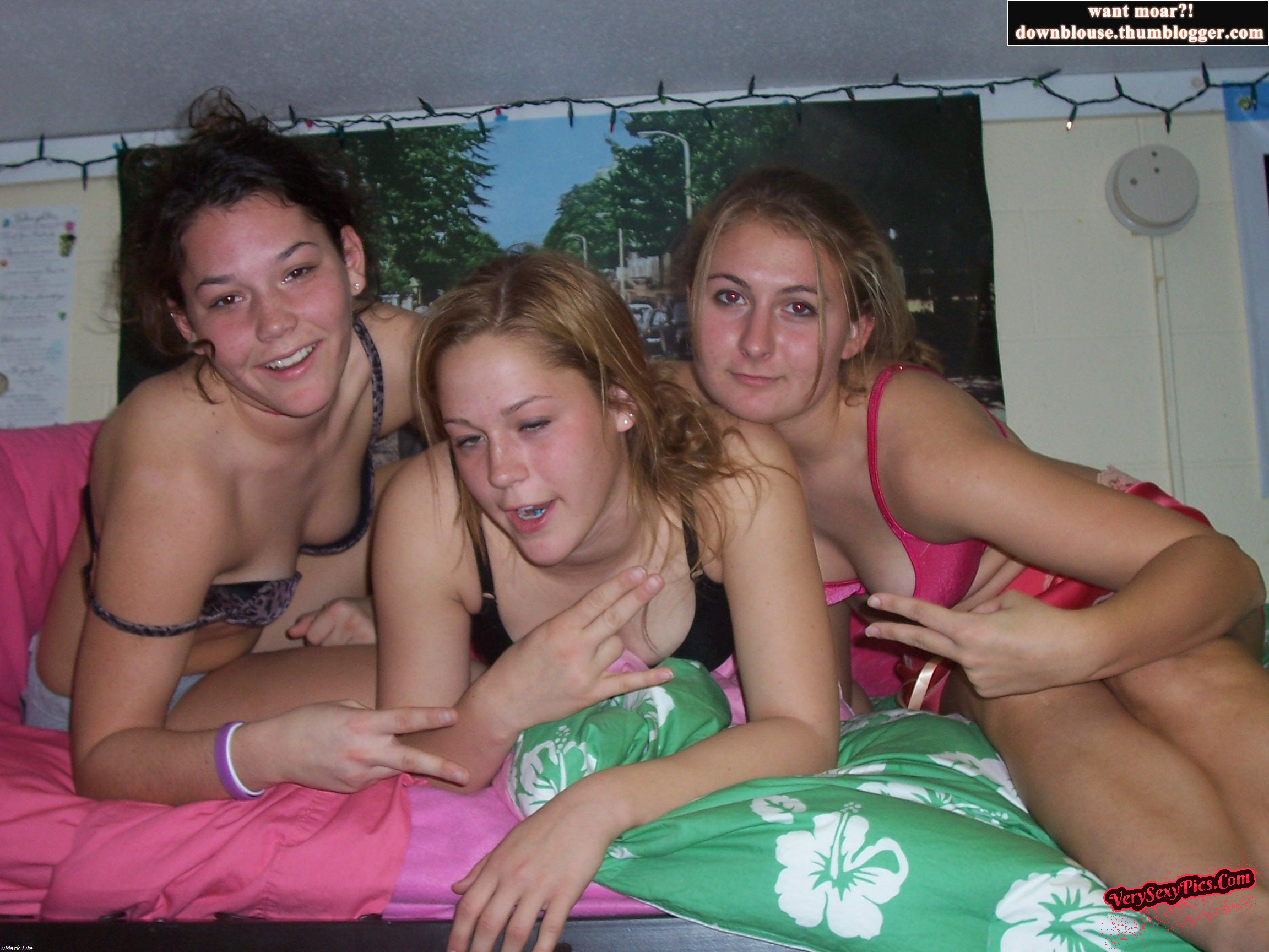 Juicy Downblouse Tits